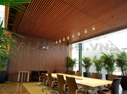 Xu hướng sử dụng trần nhôm vân gỗ trong kiến trúc hiện đại.